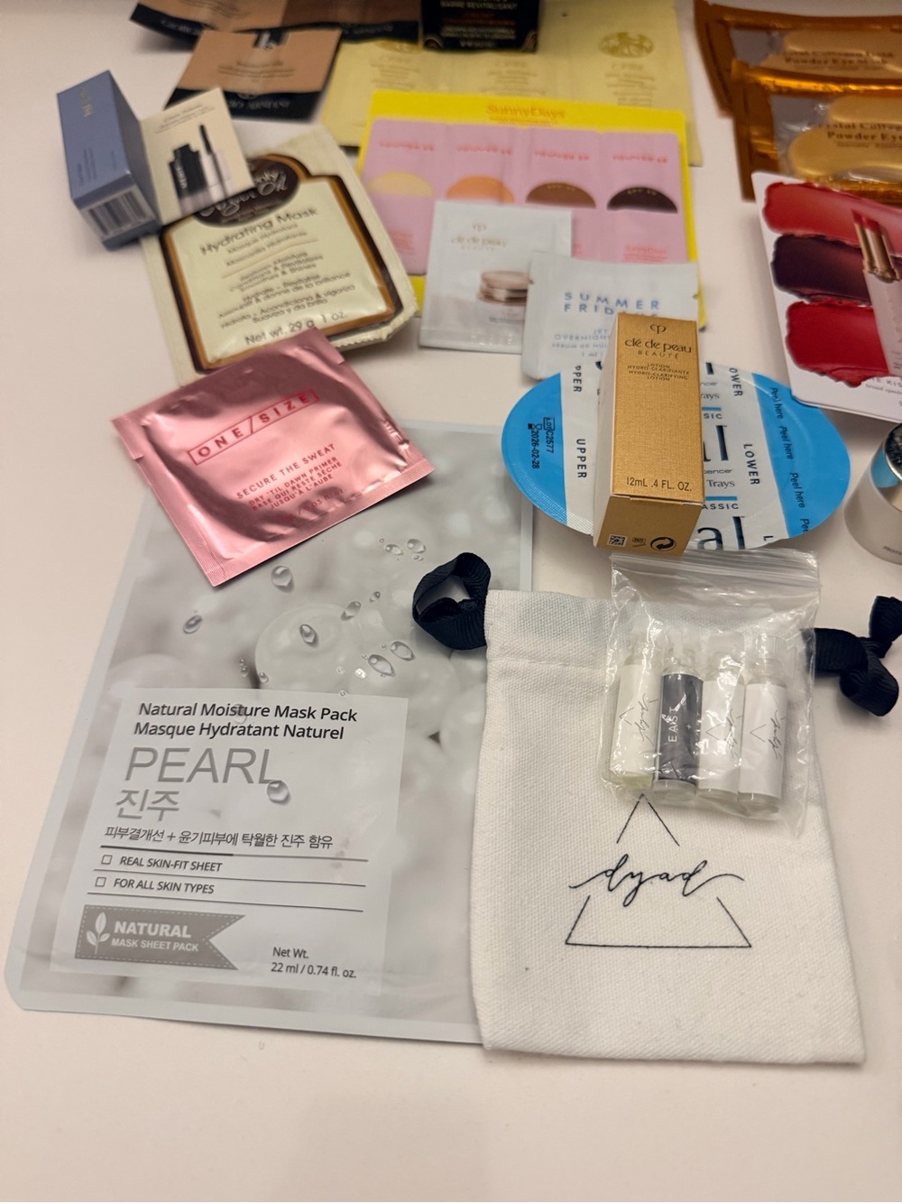 Massive lot of beauty samples!!! Brands like Georgio Armani, Viori, Tatcha, etc. - Picture 3 of 16